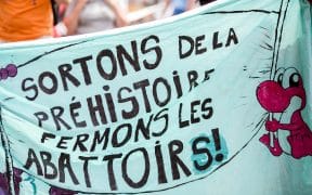 Affiche "Sortons de la préhistoire, fermons les abbatoirs" lors d'une manifestation