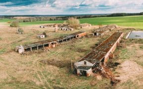 exploitation agricole abandonnée