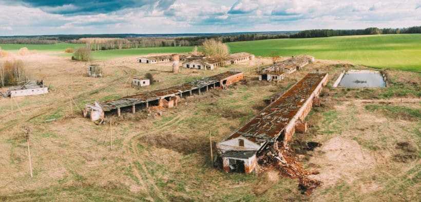 exploitation agricole abandonnée